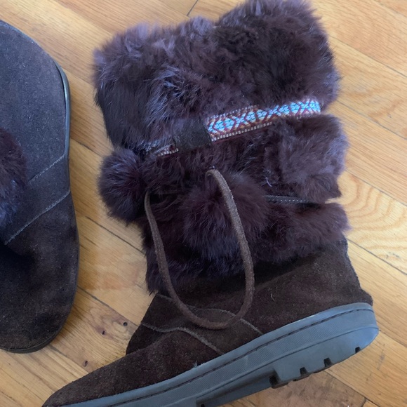 Brown fluffy furry boots - Picture 2 of 2